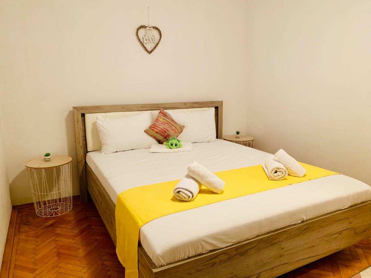 Ultracentral Apartment With All You Need: Wifi, Tv, Ac, Washer, Coffe Timisoara Exterior photo