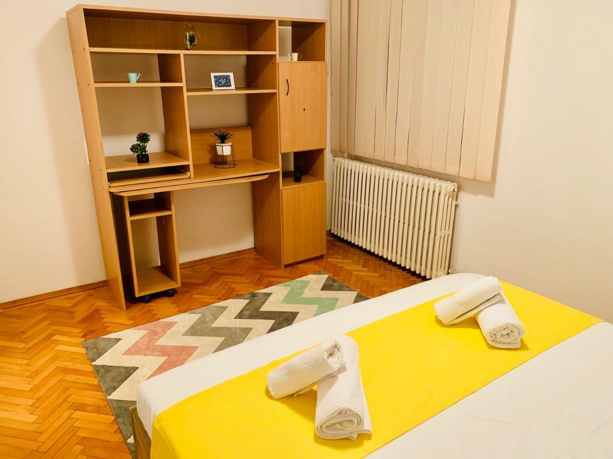 Ultracentral Apartment With All You Need: Wifi, Tv, Ac, Washer, Coffe Timisoara Exterior photo