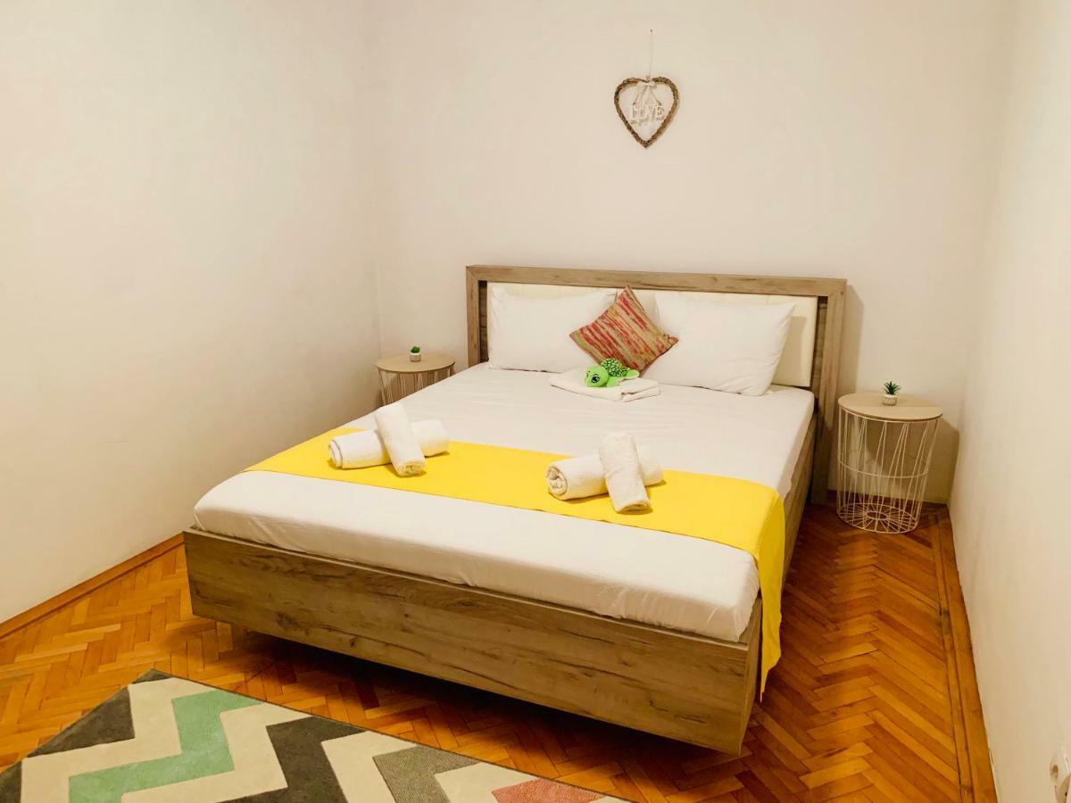 Ultracentral Apartment With All You Need: Wifi, Tv, Ac, Washer, Coffe Timisoara Exterior photo