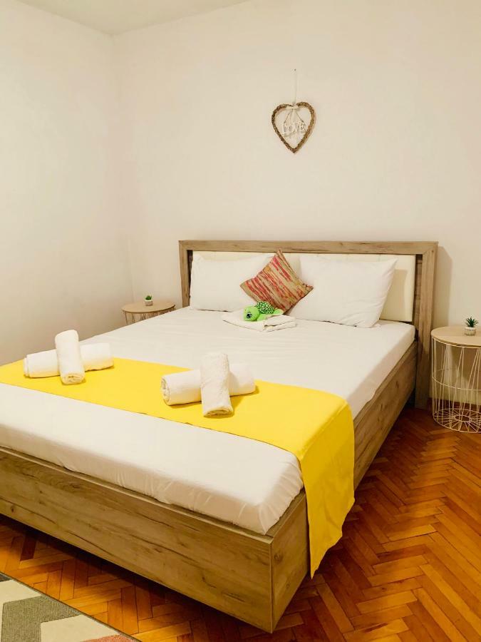 Ultracentral Apartment With All You Need: Wifi, Tv, Ac, Washer, Coffe Timisoara Exterior photo